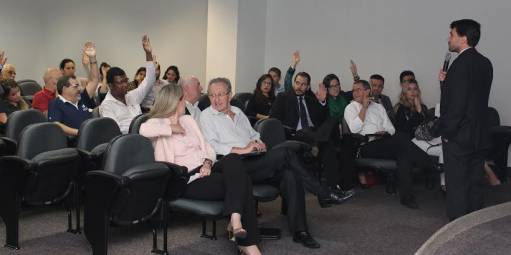 Cacomex recebe empresários para palestra de exportação